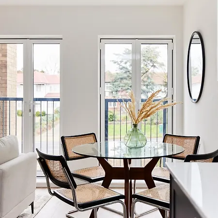 The Wembley Park Gem - Lovely 2Bdr Flat With Balcony Londres Exterior foto
