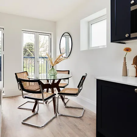 The Wembley Park Gem - Lovely 2Bdr Flat With Balcony Londres Exterior foto