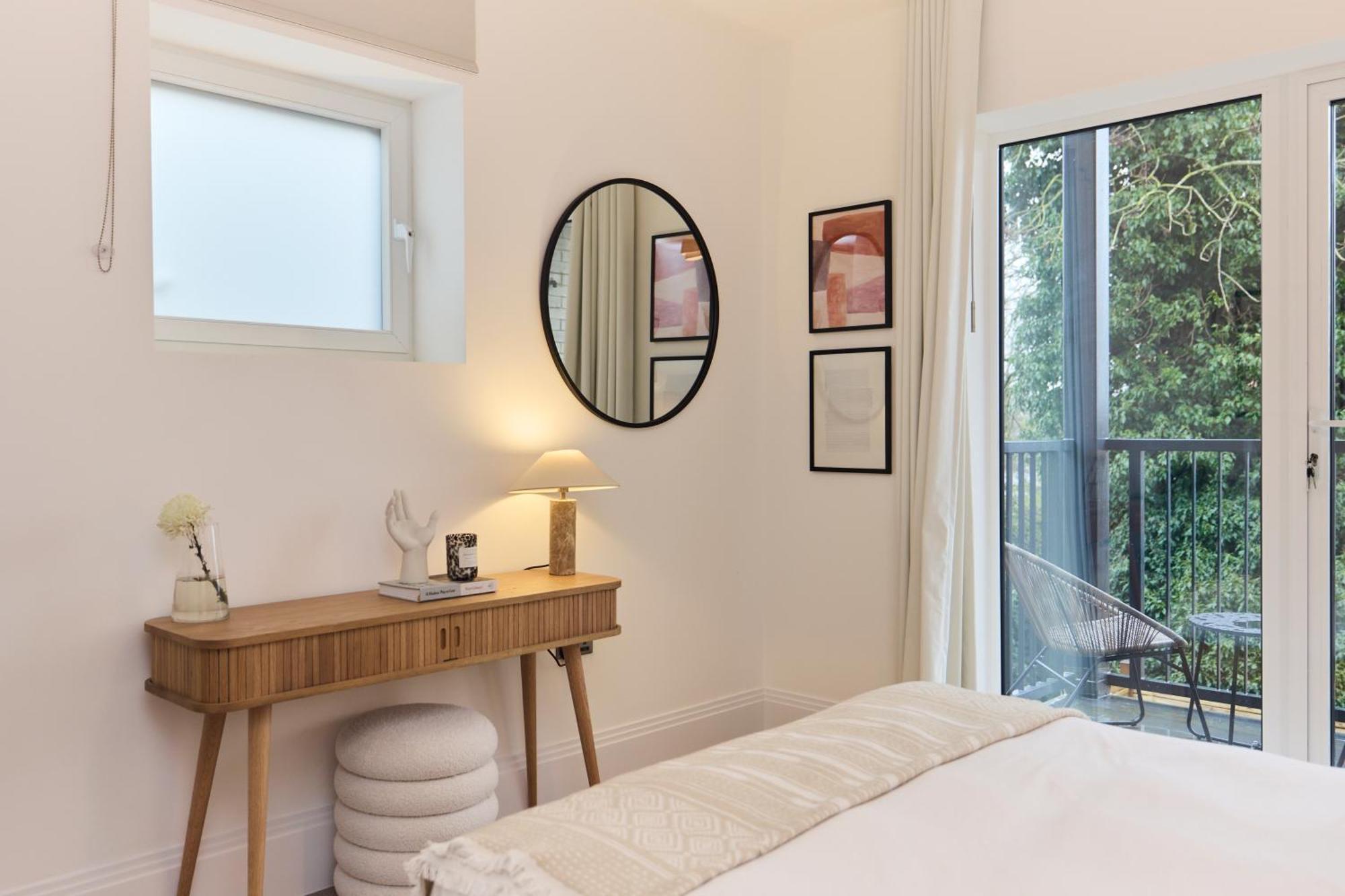 The Wembley Park Gem - Lovely 2bdr Flat With Balcony Лондон