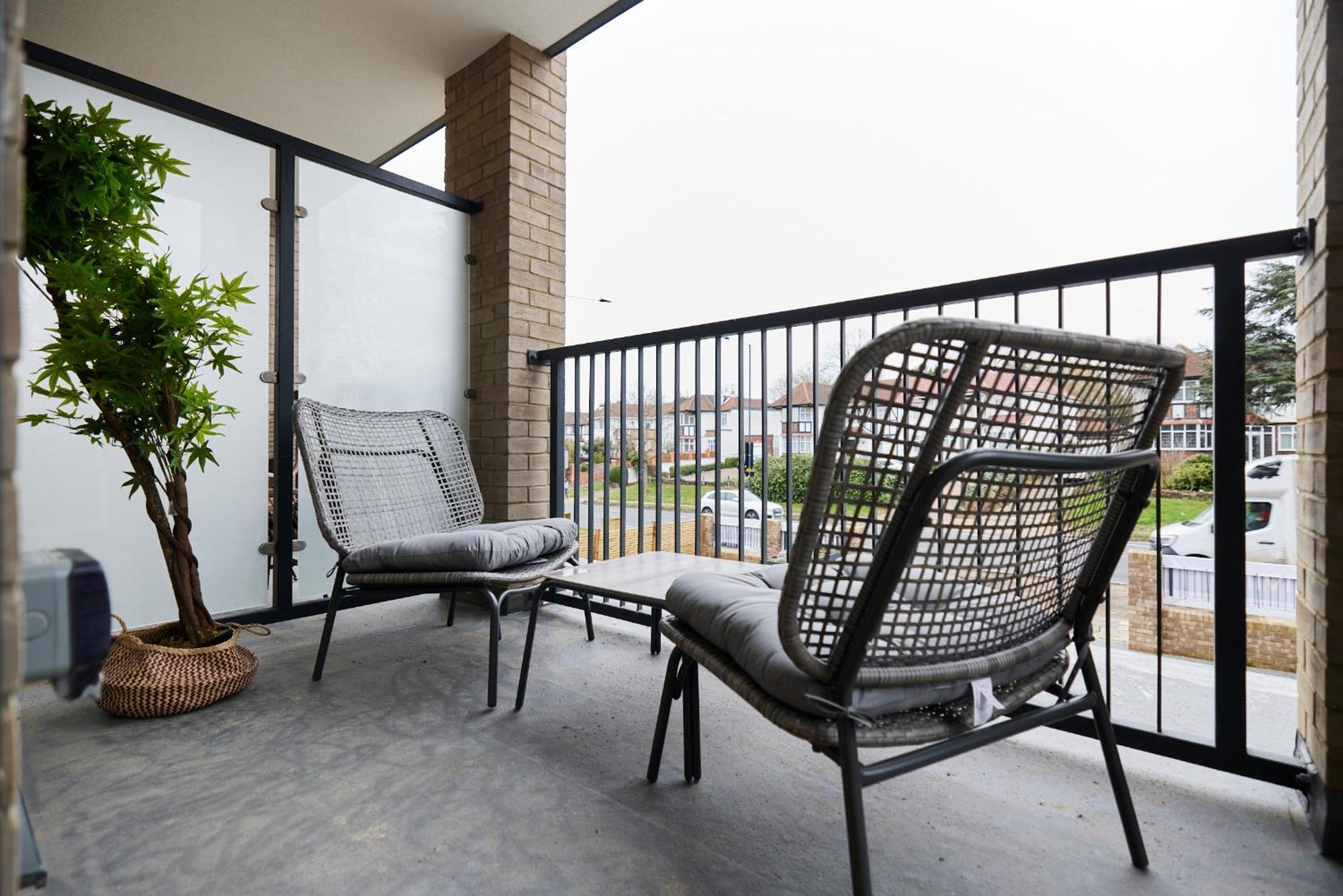 Апартаменты The Wembley Park Gem - Lovely 2bdr Flat With Balcony Лондон